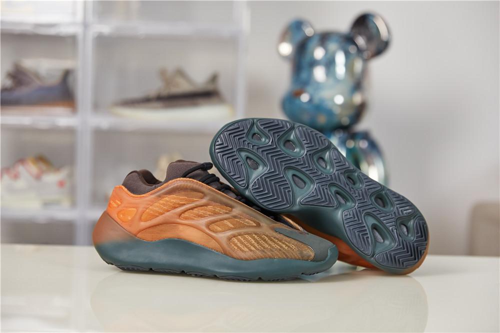 Pk God yeezy 700 V3 copper fade retail materials ready to ship